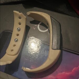 GNC FITNESS TRACKER NEEDS NEW REPLACEMENT BAND